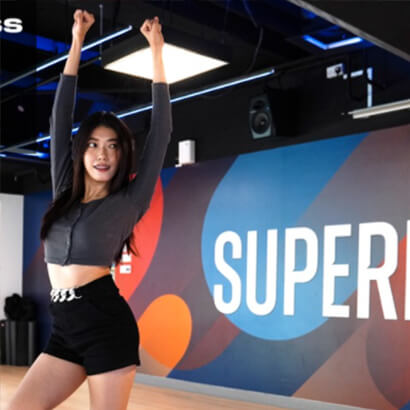 superfly studios offer free EMS personal training and yoga class exclusive for mobi members in Forum The Shopping Mall branch